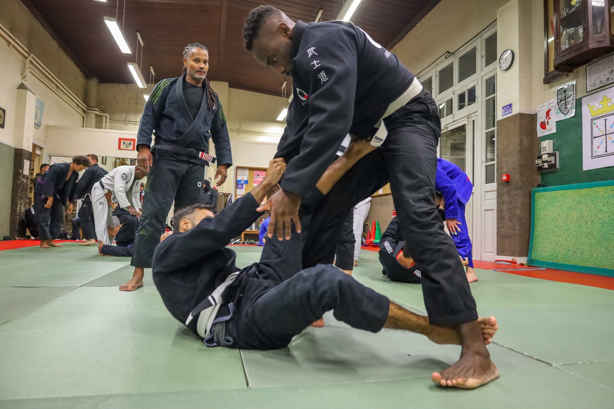 Entraînement de Jiu-Jitsu Brésilien debout au dojo Infinity Combat 95